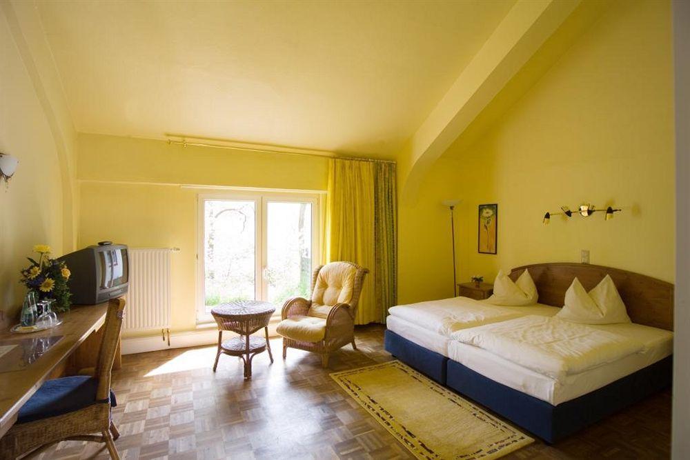 Villa Sophienhoehe Kerpen  Quarto foto